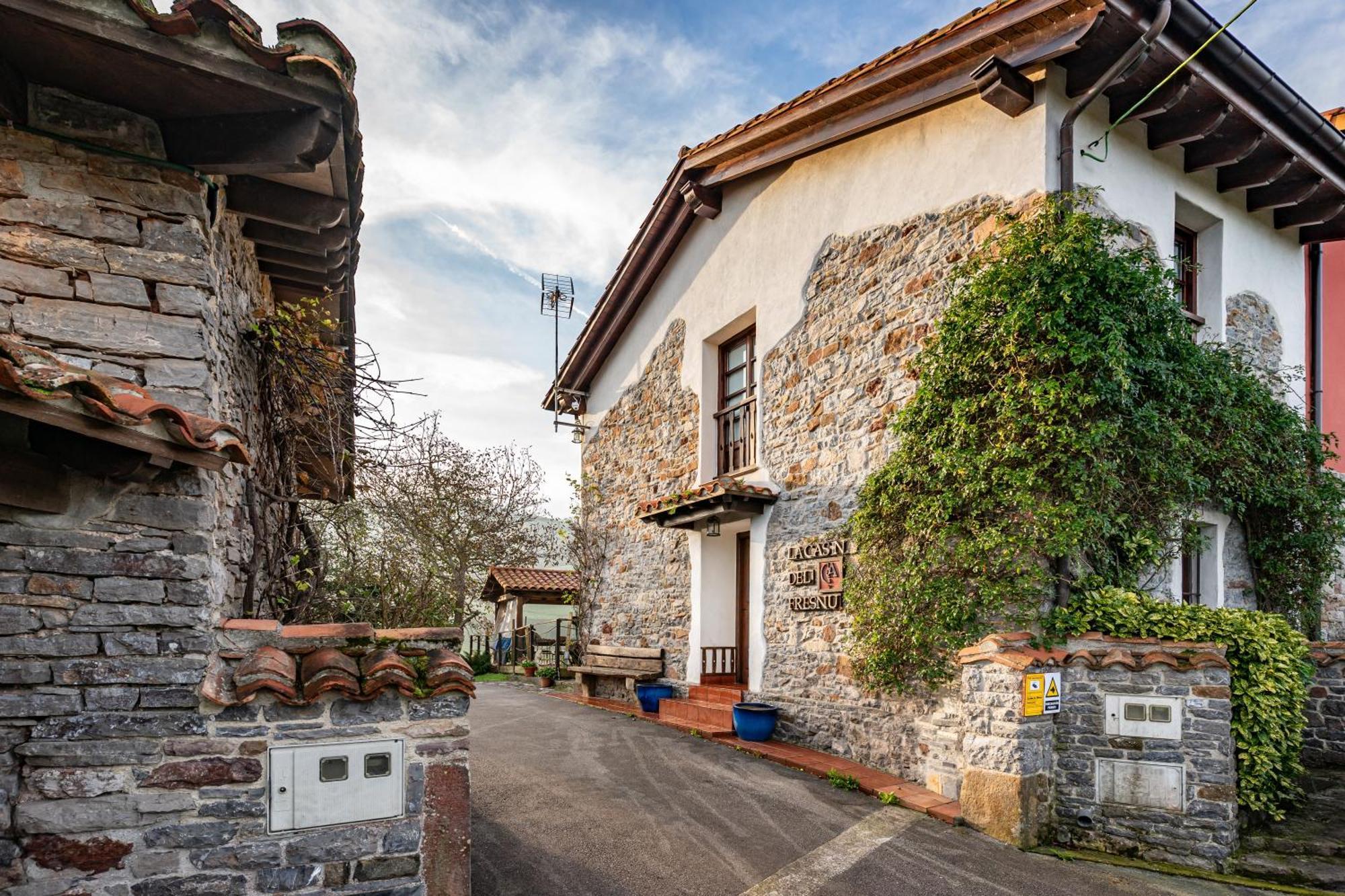 Maison d'hôtes La Casina Del Fresnu à Onon Extérieur photo